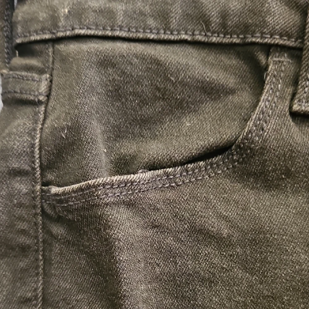 Old Navy Black High-Rise Wow Flare Jeans - Picture 7 of 7